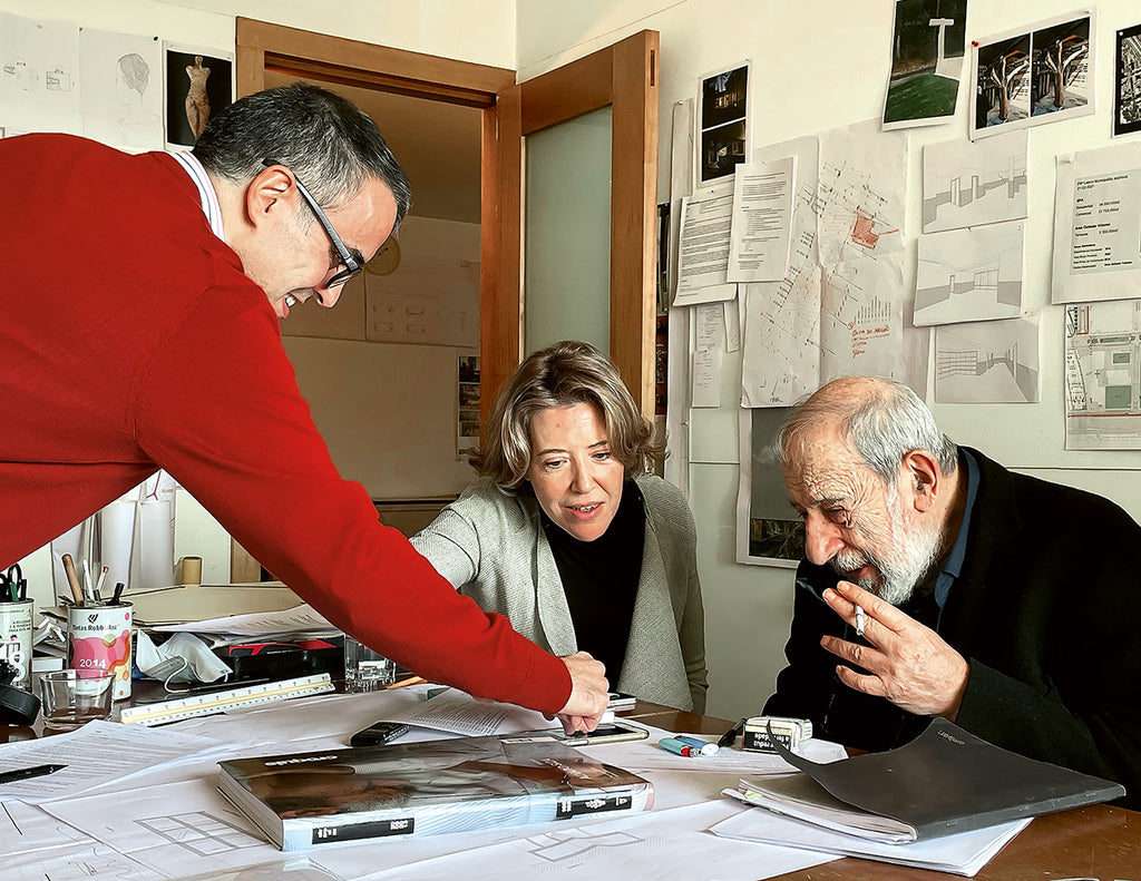 El Detalle Invisible: Tres Encuentros con Álvaro Siza, por Inmaculada Maluenda y Enrique Encabo