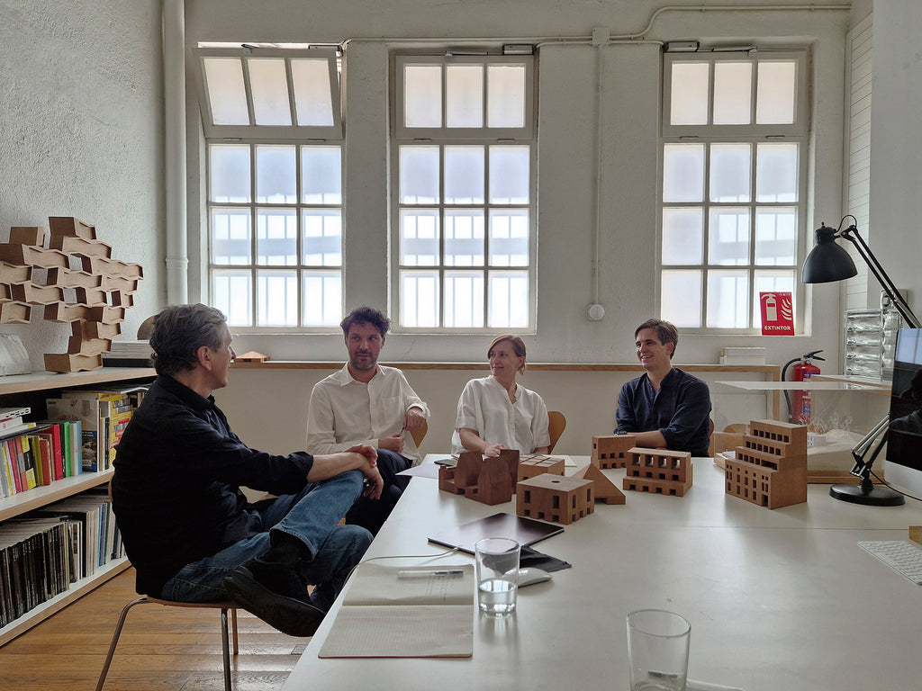 Contra la incontinencia. Una entrevista a Emilio Tuñón y Carlos Martínez Albornoz, por María Langarita y Víctor Navarro