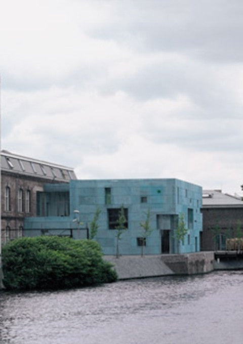 Oficinas Sarphatistraat por Steven Holl