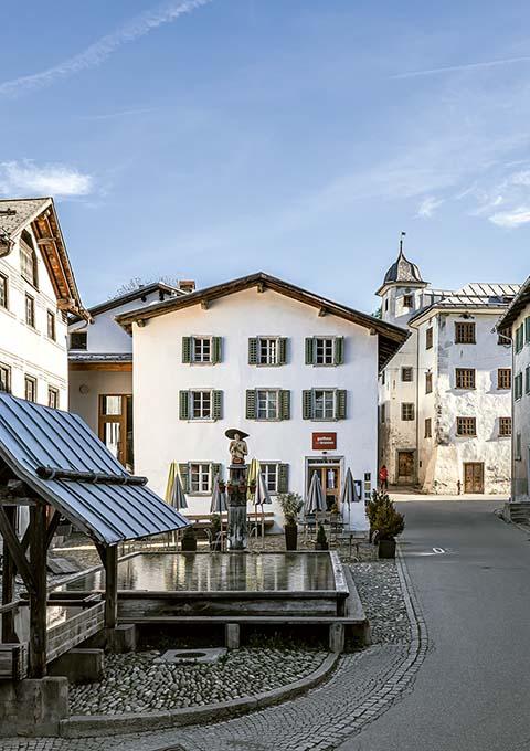 Gasthaus am Brunnen. Hostería en Valendas - Gion A. Caminada