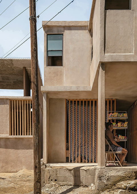 Kon-Tigo. Emergency Housing Units - Manuel Cervantes